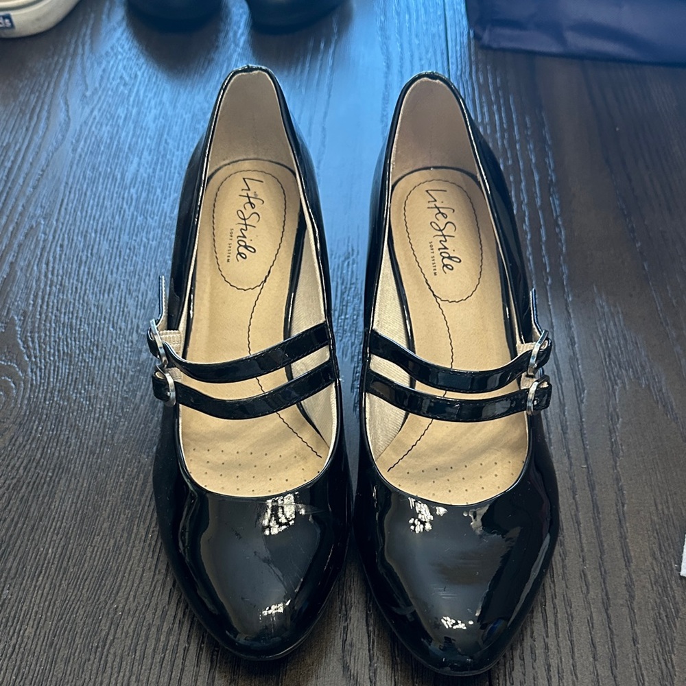 Life Stride Women's Black Patent Heels